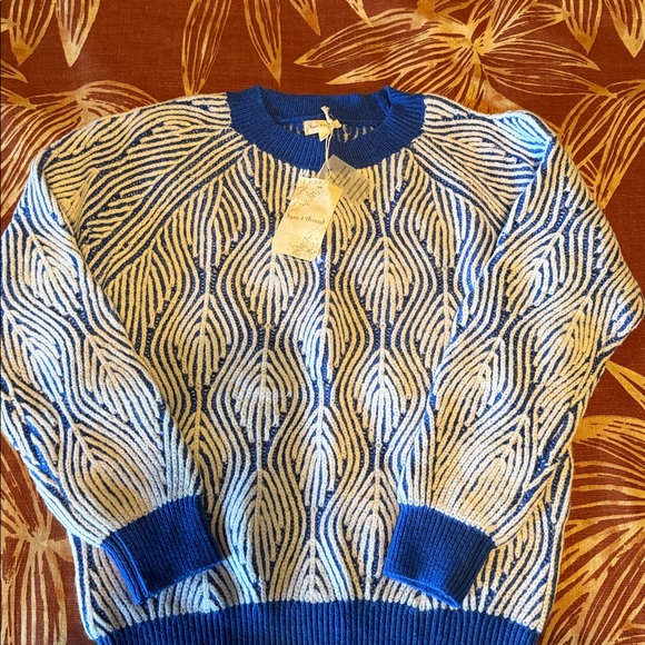 Hem & Thread Blue and White Leaf Pattern Sweater - Picture 2 of 6
